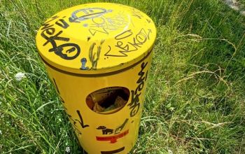 Suņu ekskrementu atkritumu urnas
