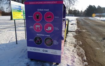 Uzstādīti tekstilizstrādājumu šķirošanas konteineri