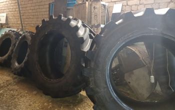 Par traktora riepu Bridgestone izsoli