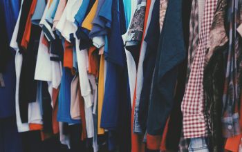 Drēbes un citus tekstila atkritumus bez maksas var nodot SIA “Jēkabpils pakalpojumi” šķirošanas laukumā