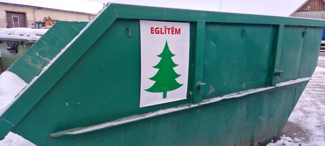 Izvietoti konteineri Ziemassvētku eglīšu utilizācijai