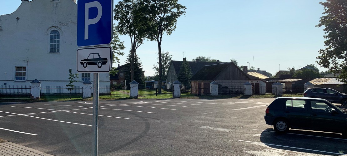 Pabeigti auto stāvlaukuma izbūves darbi Brīvības ielā 105